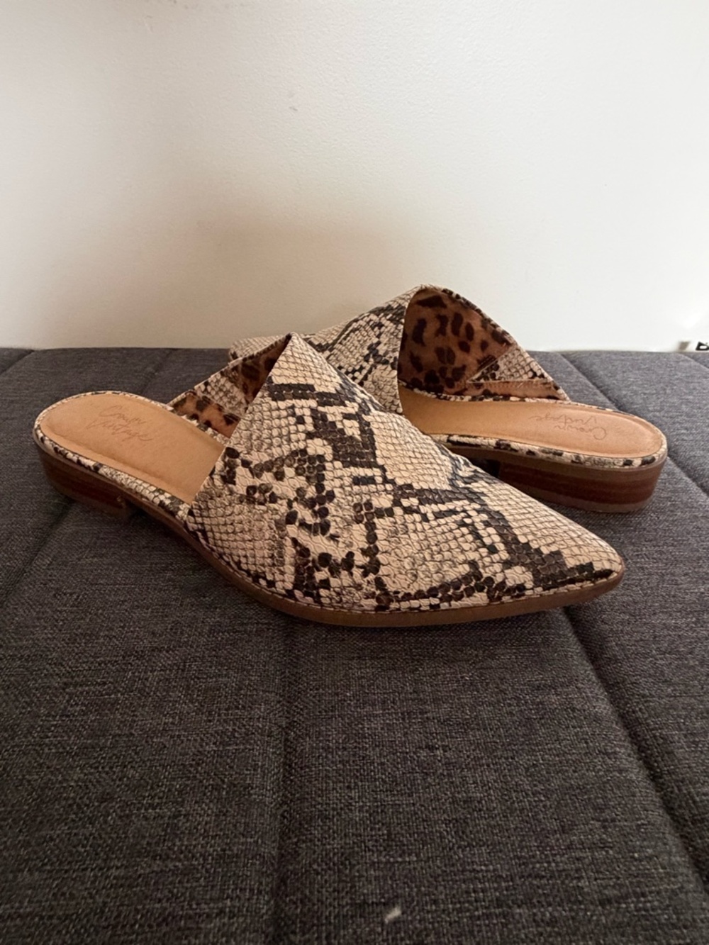 Crown Vintage Macaria Faux Leather Snakeskin Pointed Toe Slide On Flat-Sz-8